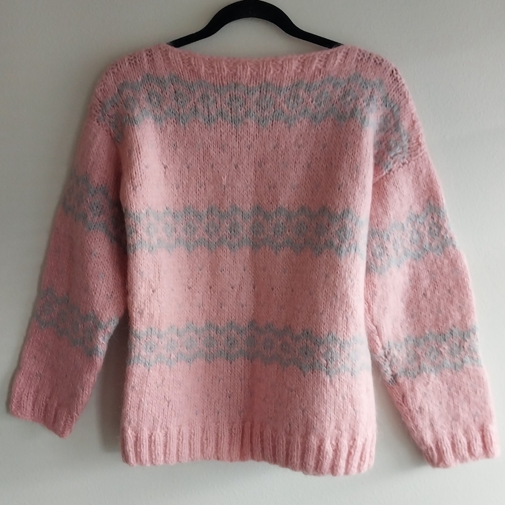 Vintage Hand Knit Lambswool Pink & Gray Fair Isle Boat Neck Long Sleeve Sweater - Picture 2 of 6